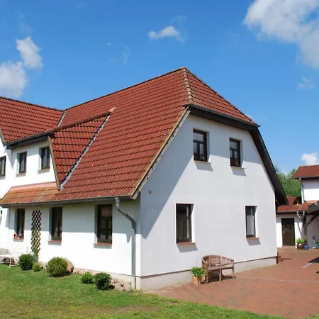 Gastehaus Alte Schule.6 דירה Dargun