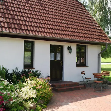 Gastehaus Alte Schule.6 דירה Dargun